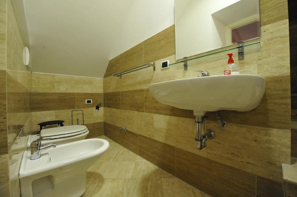Appartamento Hella Ibernesi 23 Fori Imperiali Inn, New Gestion! Roma